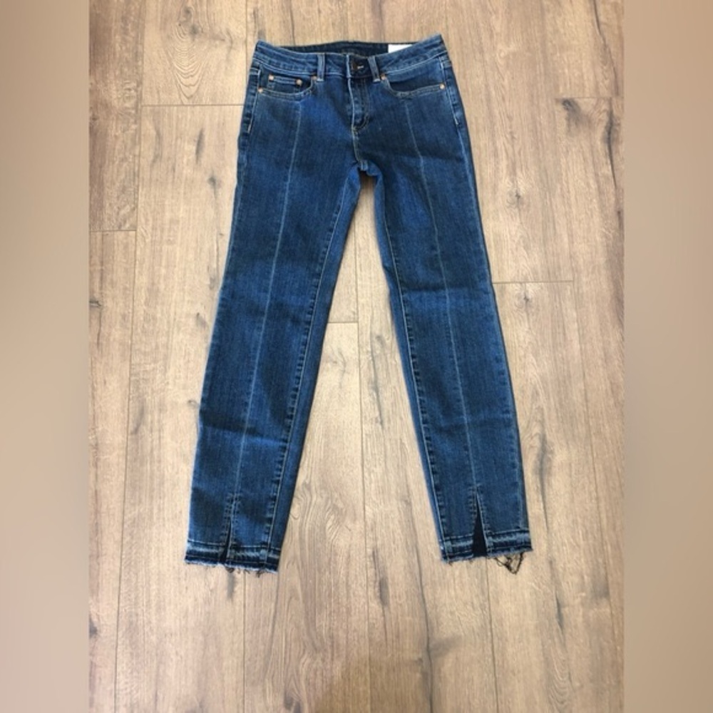 VINCE CAMUTO WOMEN CLASSIC STRETCHY STRAIGHT LEGS JEANS IN SIZE 274
